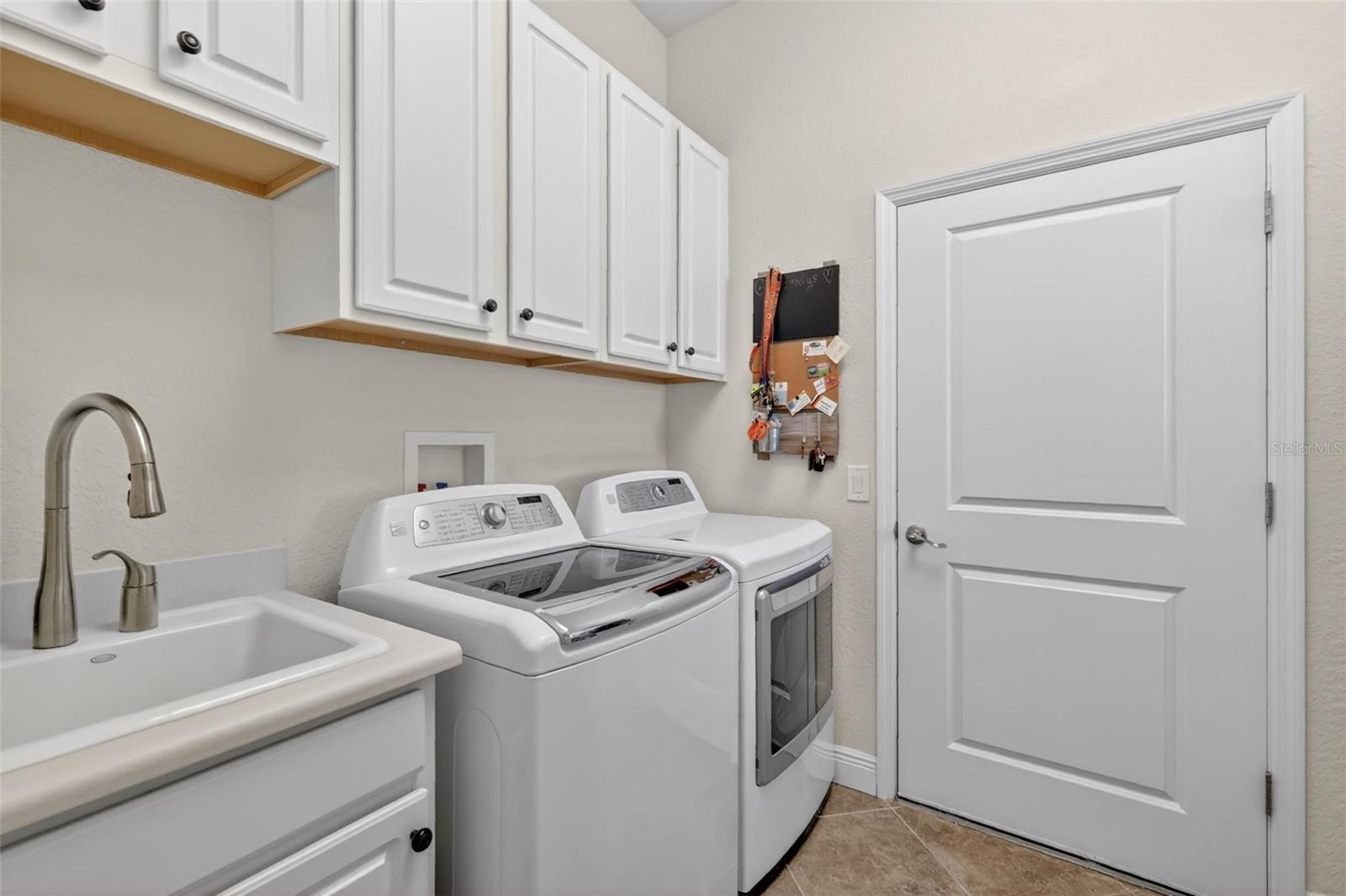 Image 26 of 52 For 10075 Lake Miona Way