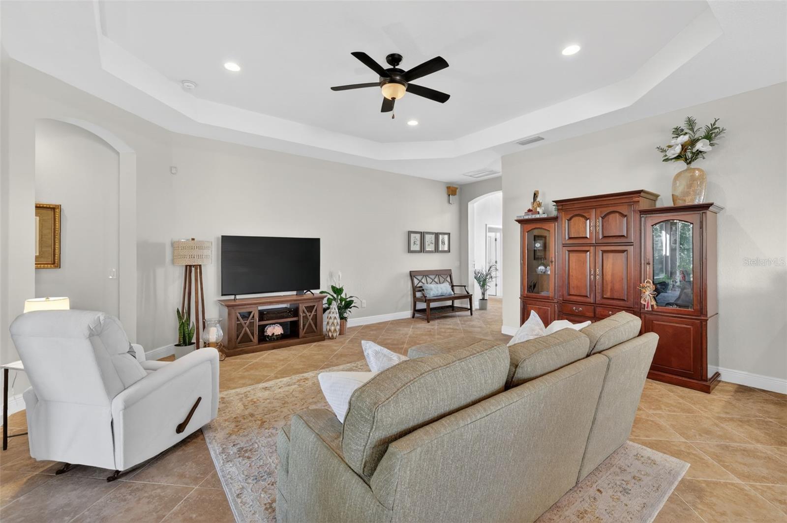 Image 7 of 52 For 10075 Lake Miona Way