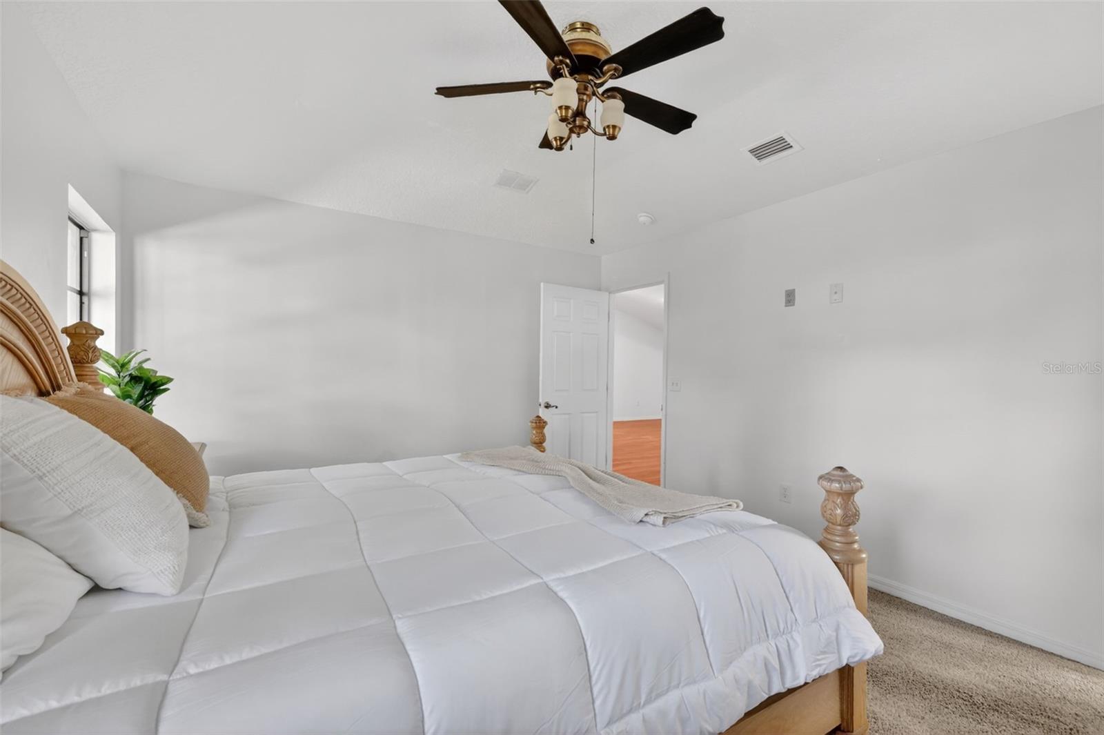 Image 25 of 46 For 4943 Treasure Cay Road