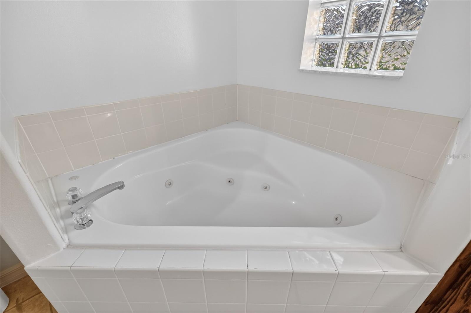 Image 29 of 46 For 4943 Treasure Cay Road