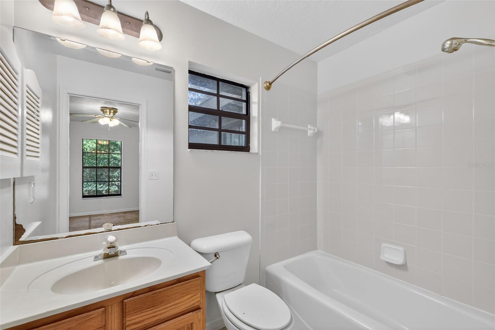 Image 33 of 46 For 4943 Treasure Cay Road