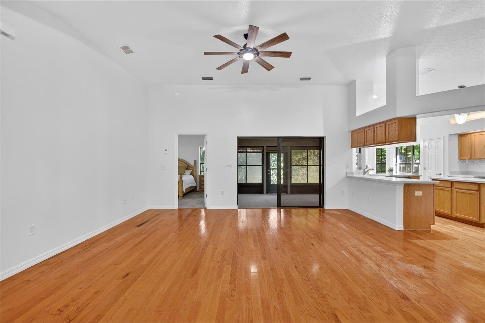 Image 7 of 46 For 4943 Treasure Cay Road