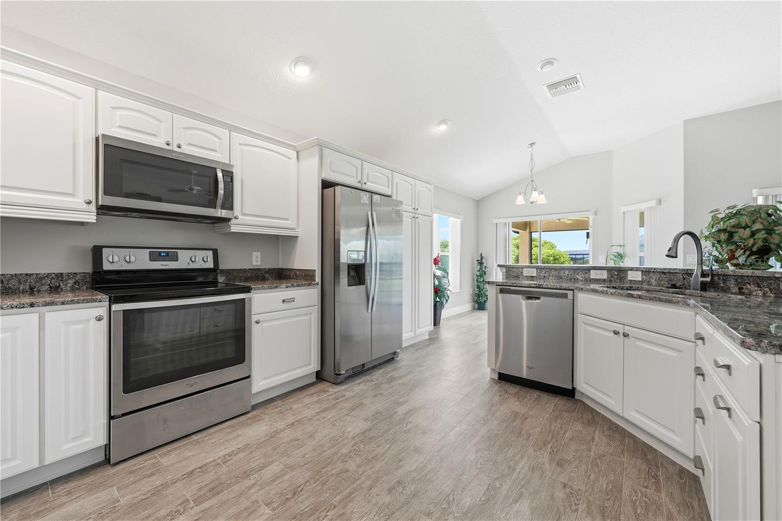 Image 14 of 42 For 1166 Blount Avenue