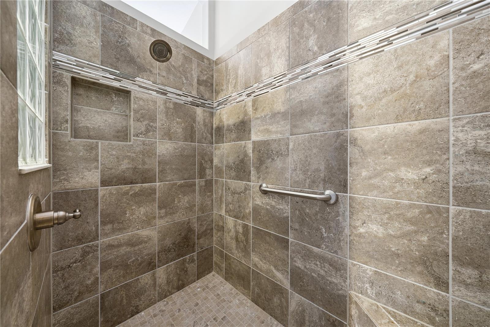 Image 24 of 42 For 1166 Blount Avenue