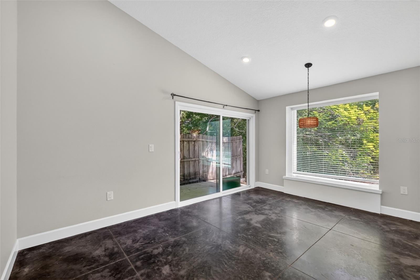 Image 13 of 20 For 196 Parrotte Court