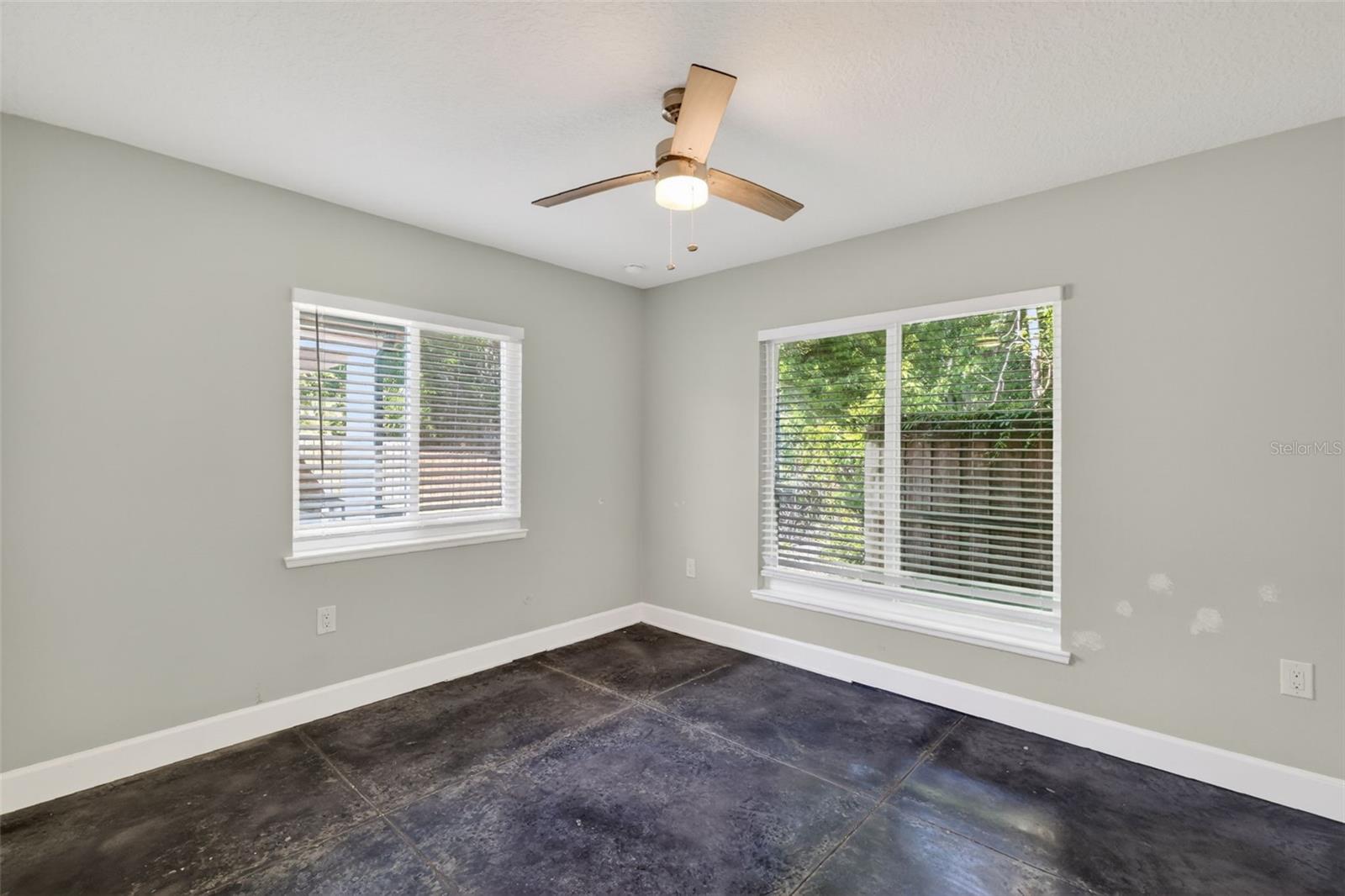 Image 16 of 20 For 196 Parrotte Court