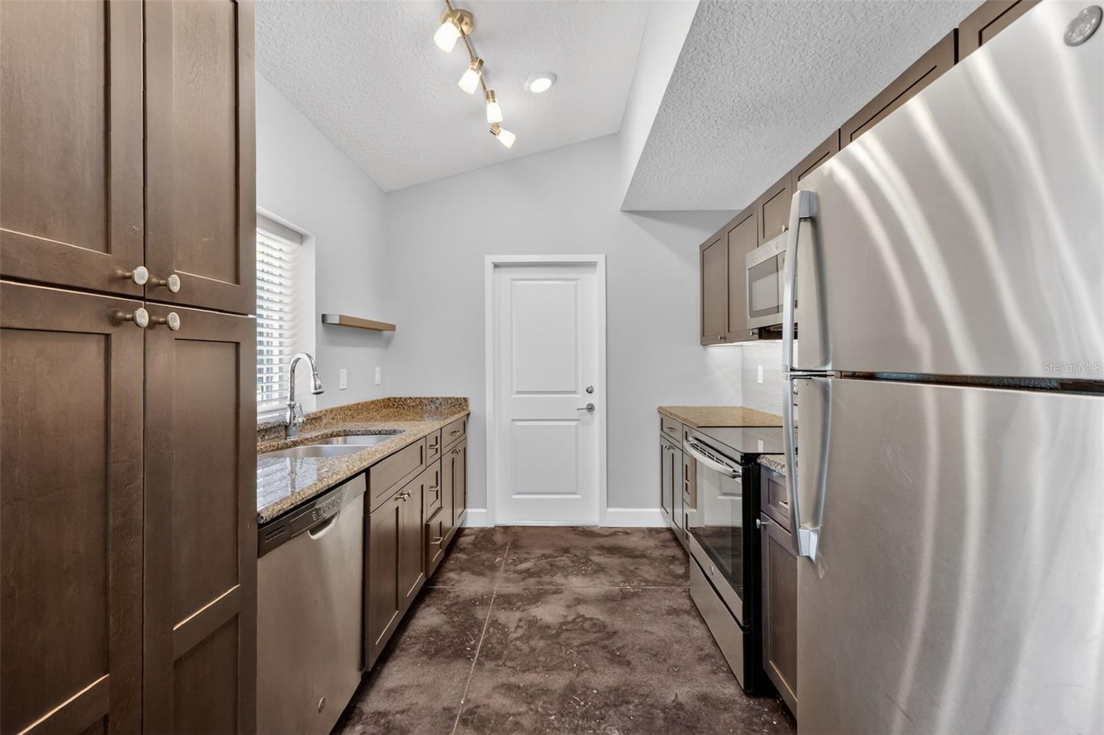 Image 5 of 20 For 196 Parrotte Court