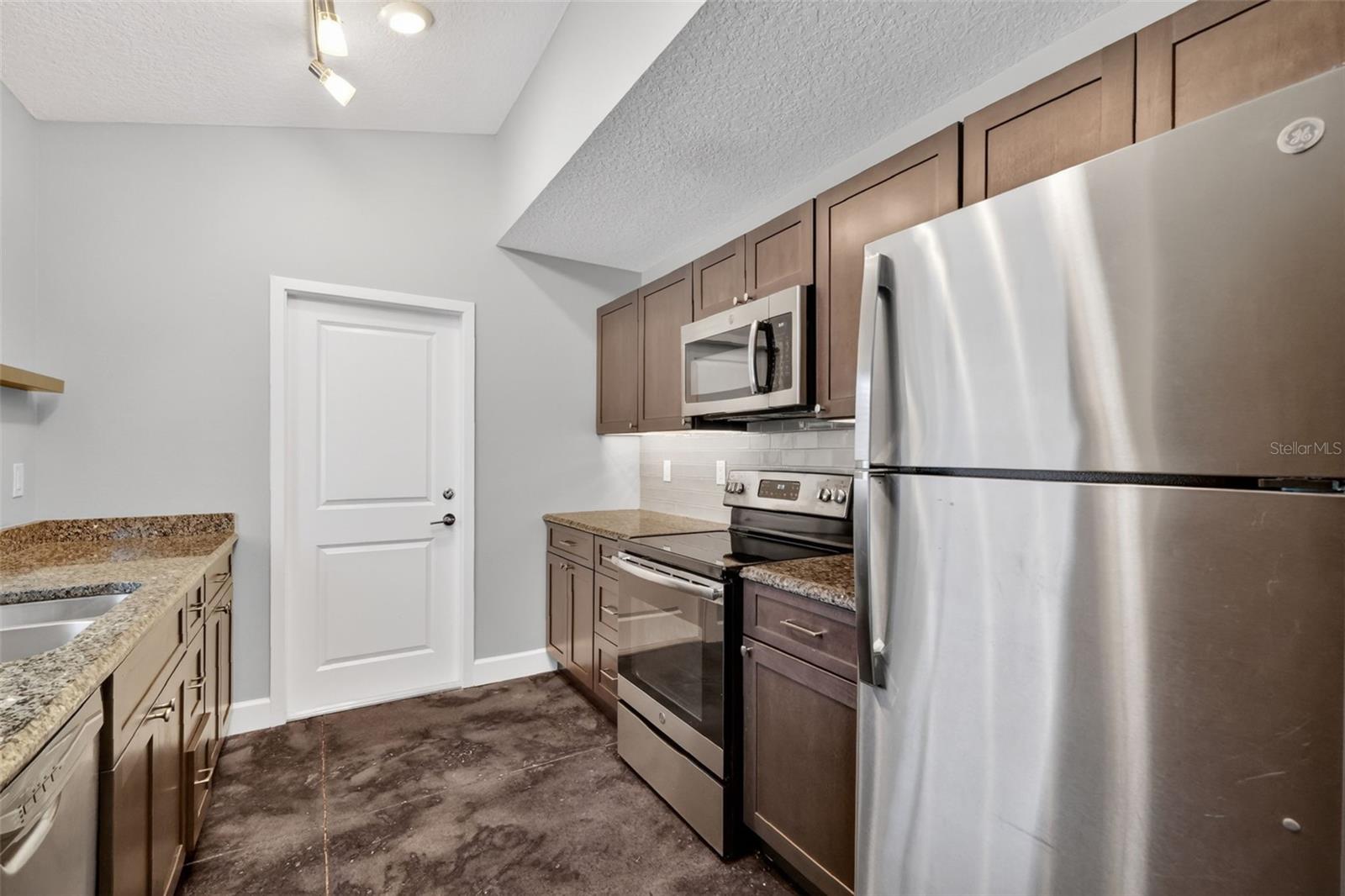 Image 6 of 20 For 196 Parrotte Court