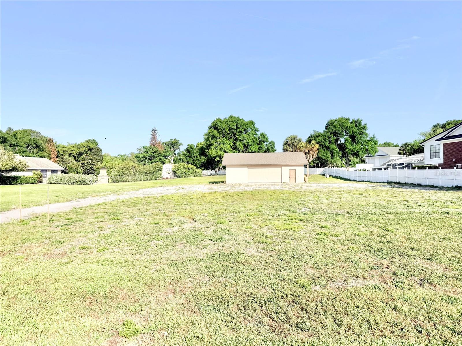 Image 10 of 73 For 3155 Lakeshore Drive