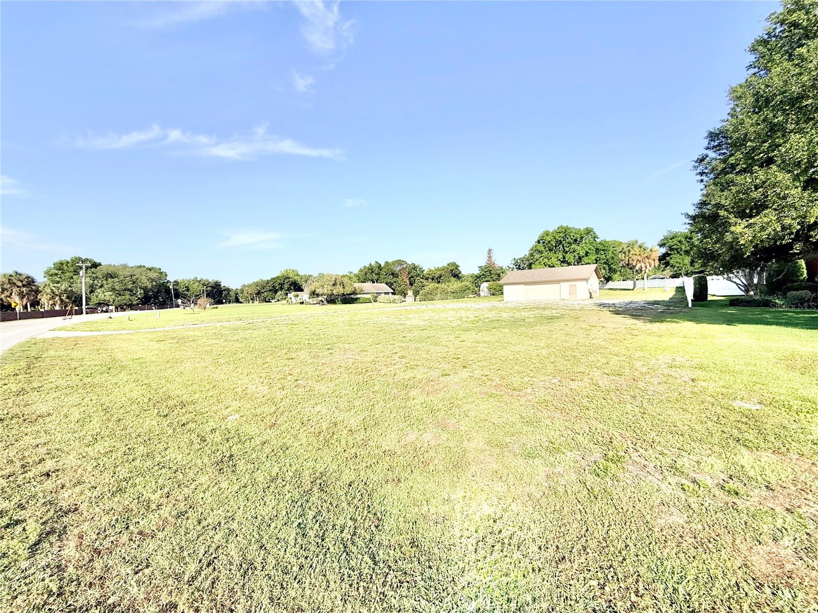 Image 13 of 73 For 3155 Lakeshore Drive