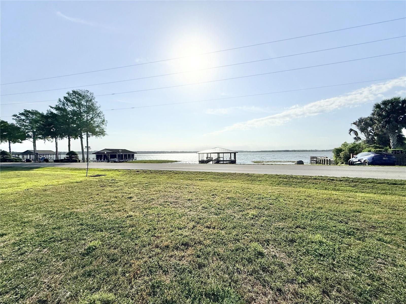 Image 14 of 73 For 3155 Lakeshore Drive