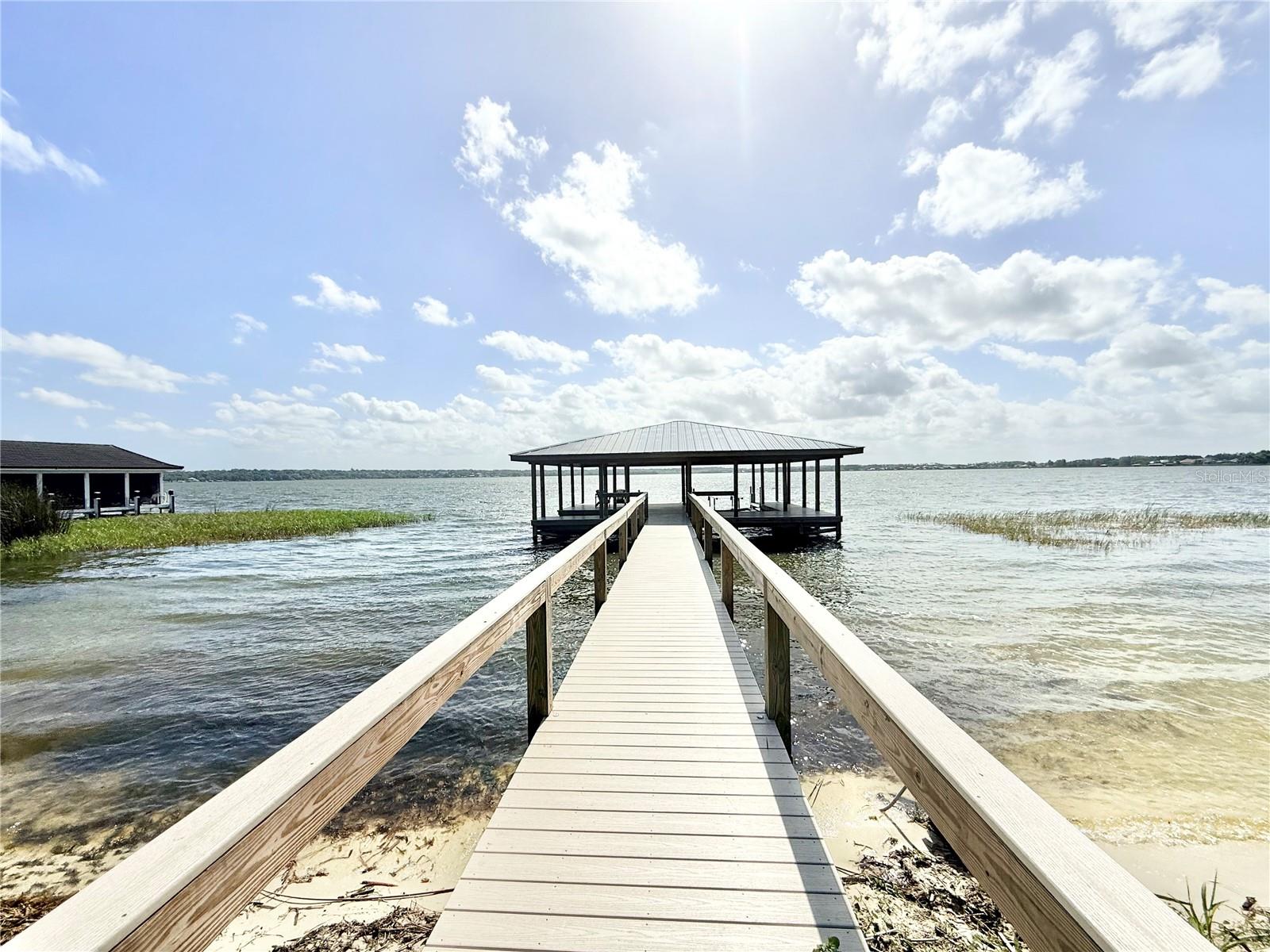 Image 16 of 73 For 3155 Lakeshore Drive