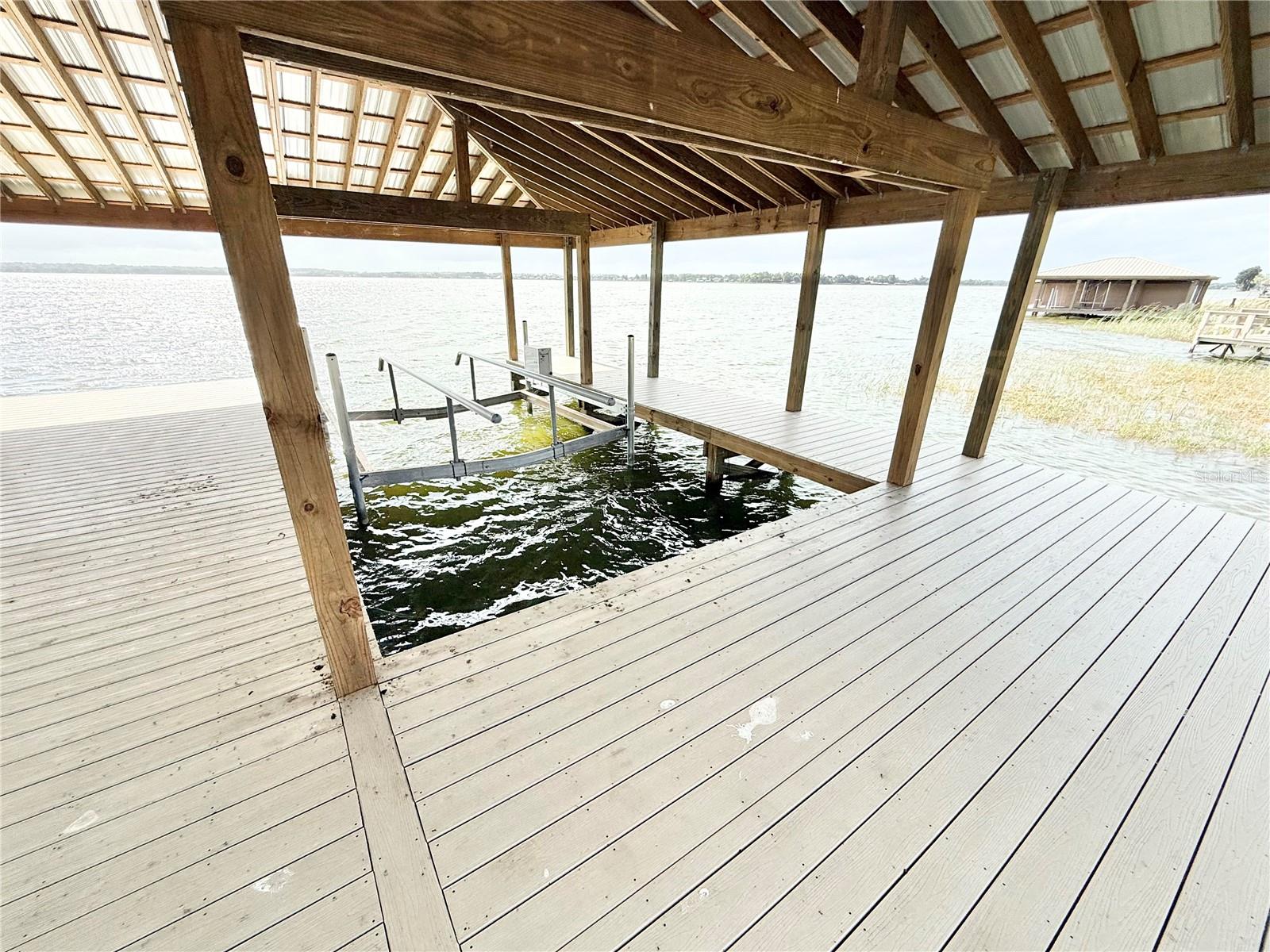 Image 18 of 73 For 3155 Lakeshore Drive