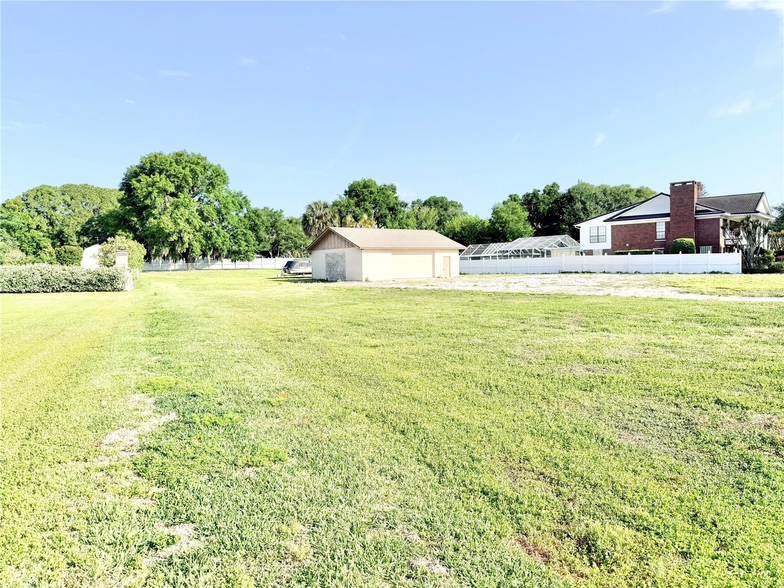 Image 25 of 73 For 3155 Lakeshore Drive