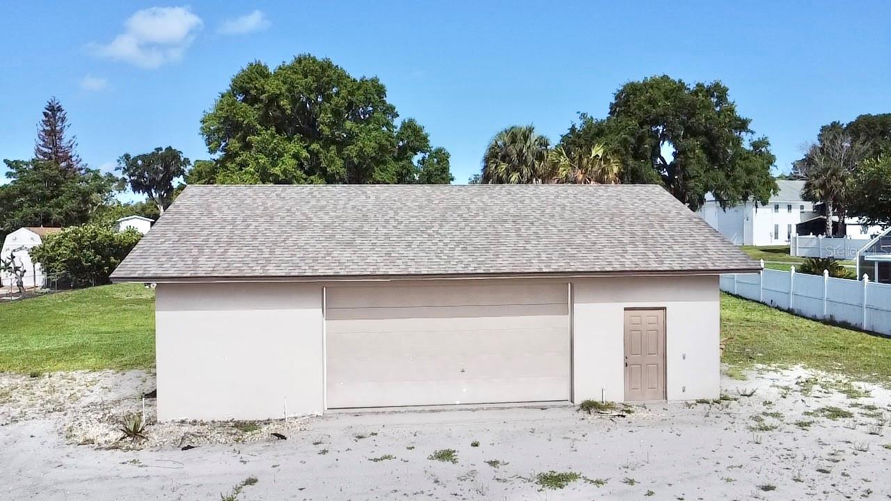 Image 3 of 73 For 3155 Lakeshore Drive