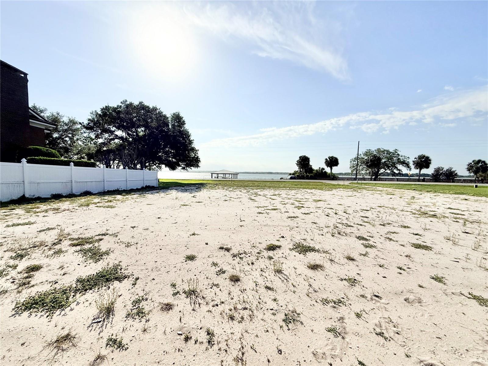 Image 35 of 73 For 3155 Lakeshore Drive