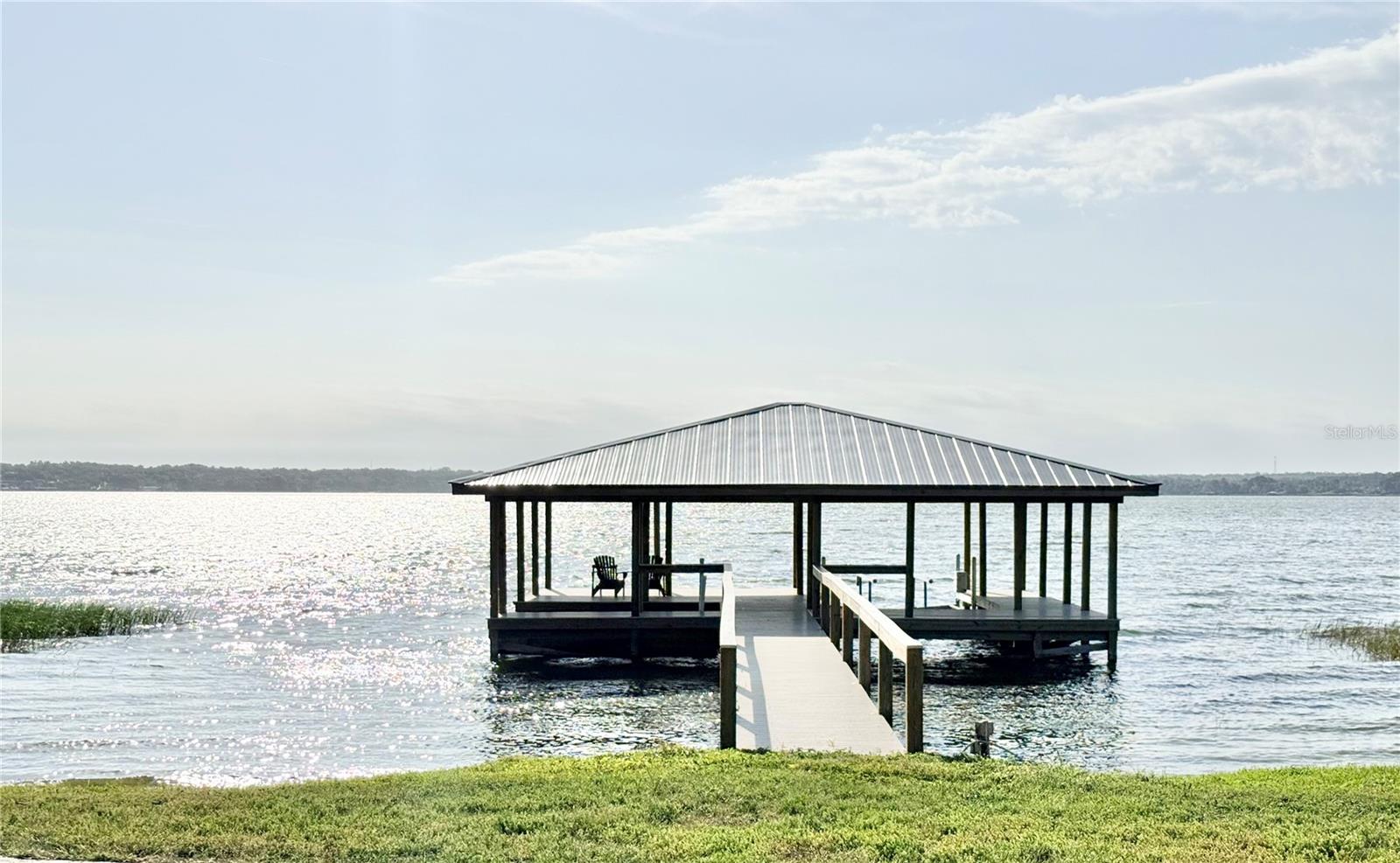 Image 4 of 73 For 3155 Lakeshore Drive