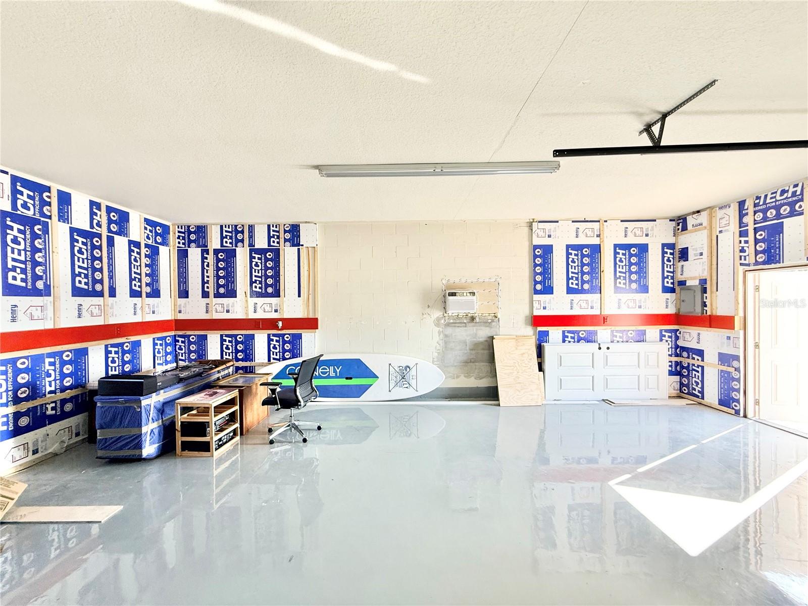 Image 40 of 73 For 3155 Lakeshore Drive