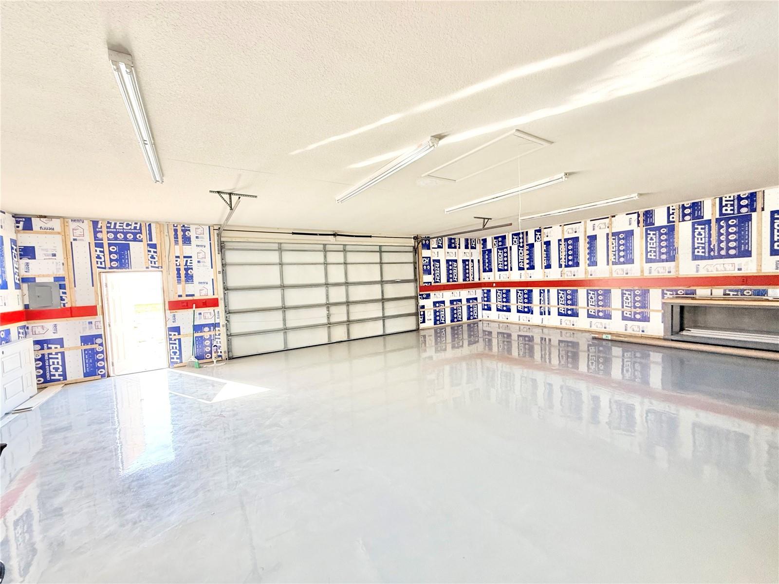 Image 41 of 73 For 3155 Lakeshore Drive