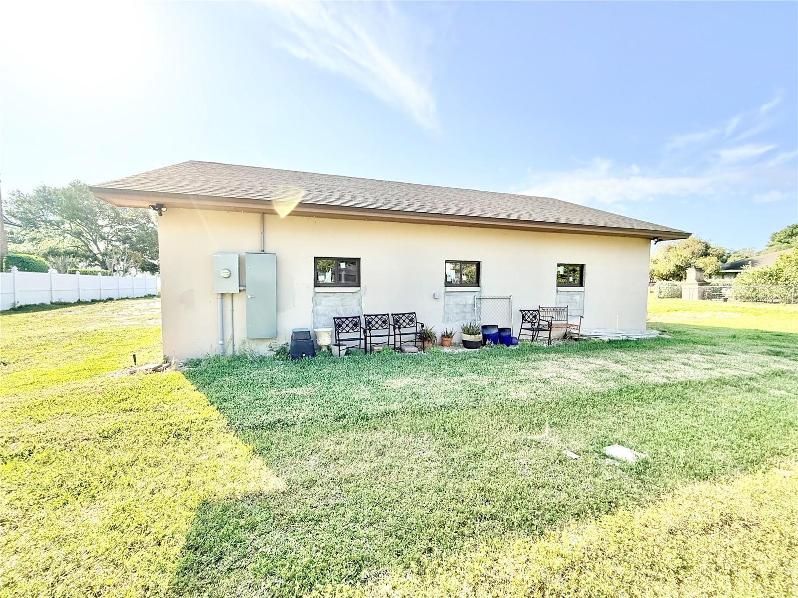 Image 43 of 73 For 3155 Lakeshore Drive