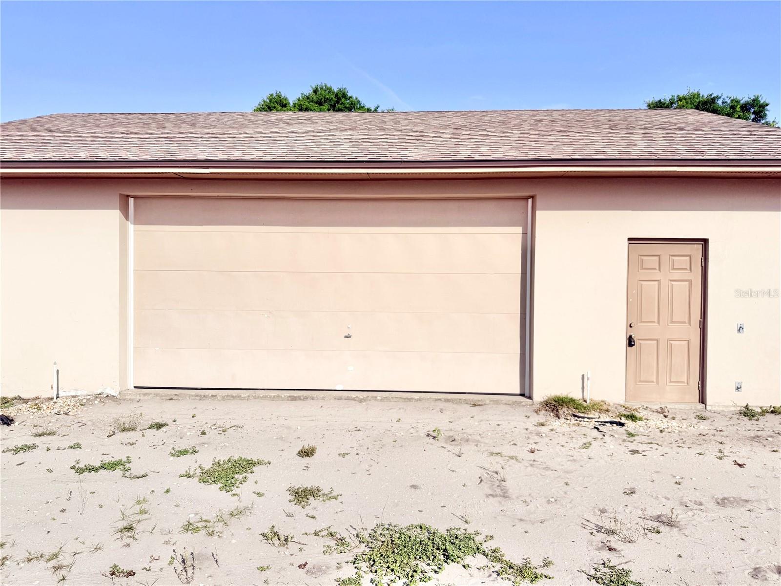 Image 45 of 73 For 3155 Lakeshore Drive