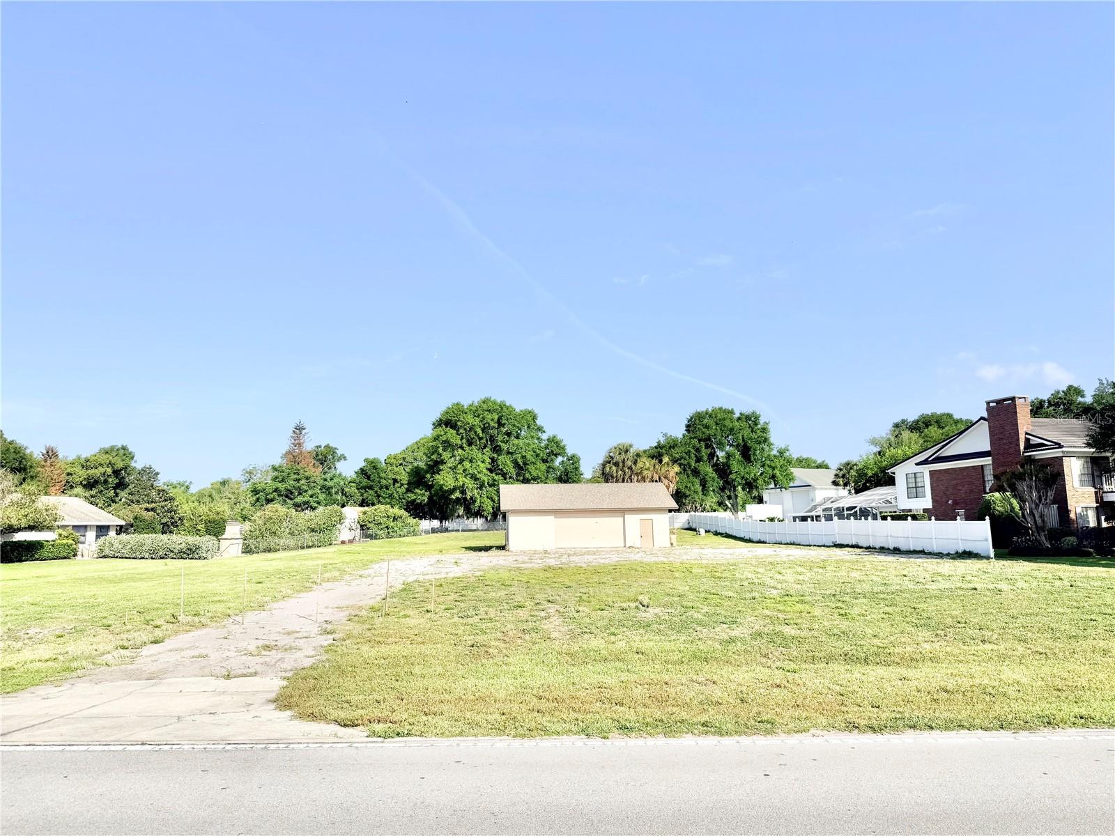 Image 46 of 73 For 3155 Lakeshore Drive