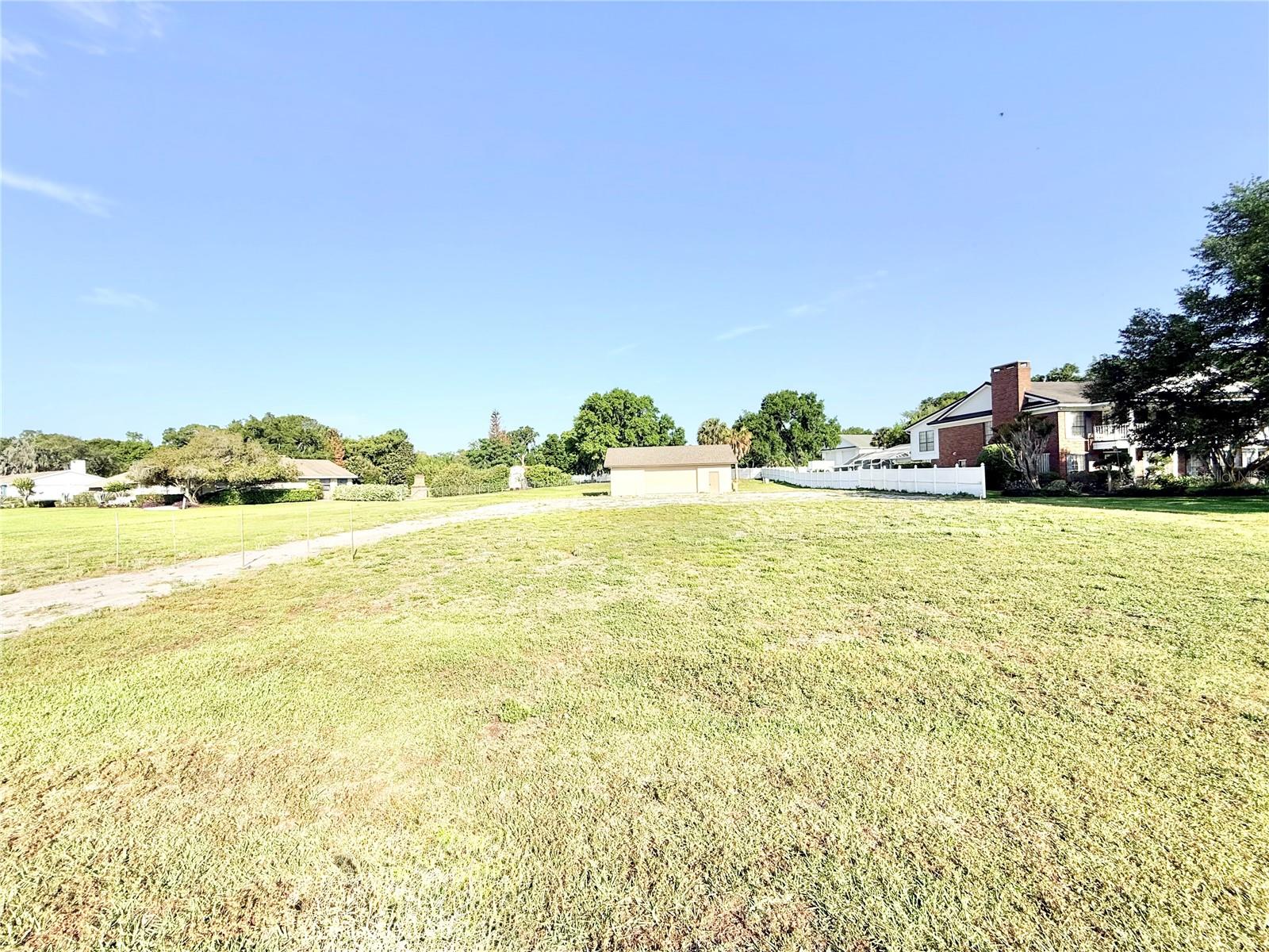 Image 9 of 73 For 3155 Lakeshore Drive