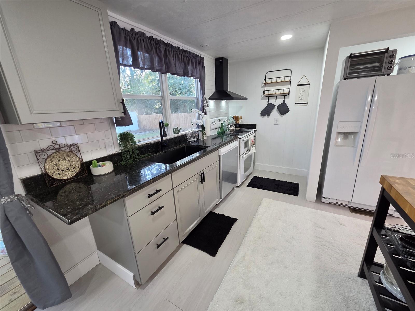 Image 4 of 53 For 1846 Fruitland Park Boulevard