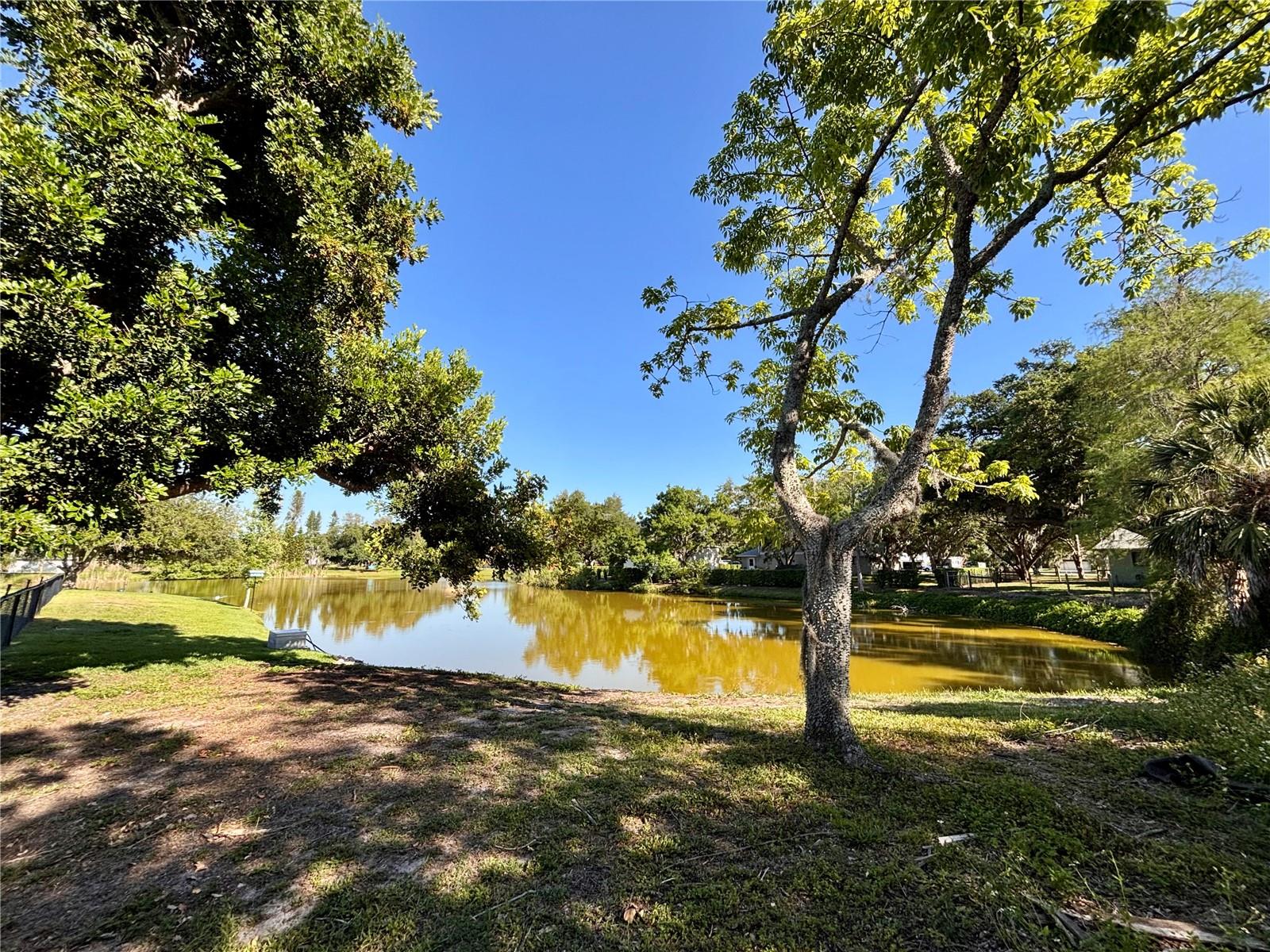 Image 15 of 38 For 6104 26th Avenue E