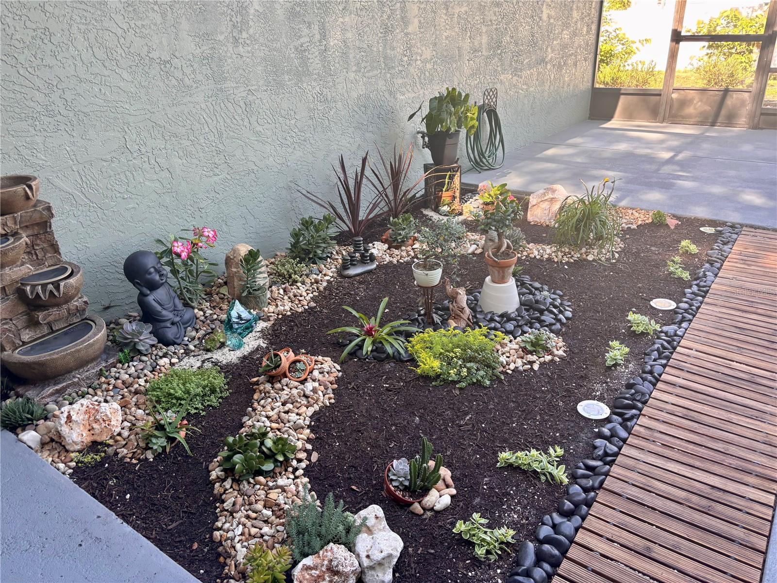 Image 17 of 38 For 6104 26th Avenue E