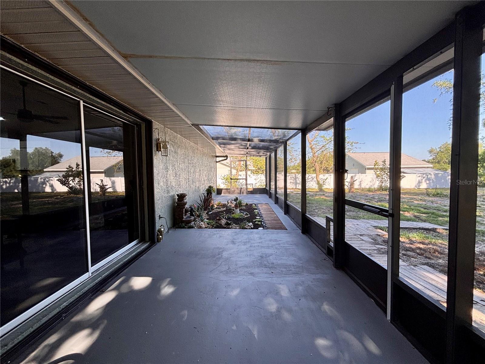 Image 18 of 38 For 6104 26th Avenue E