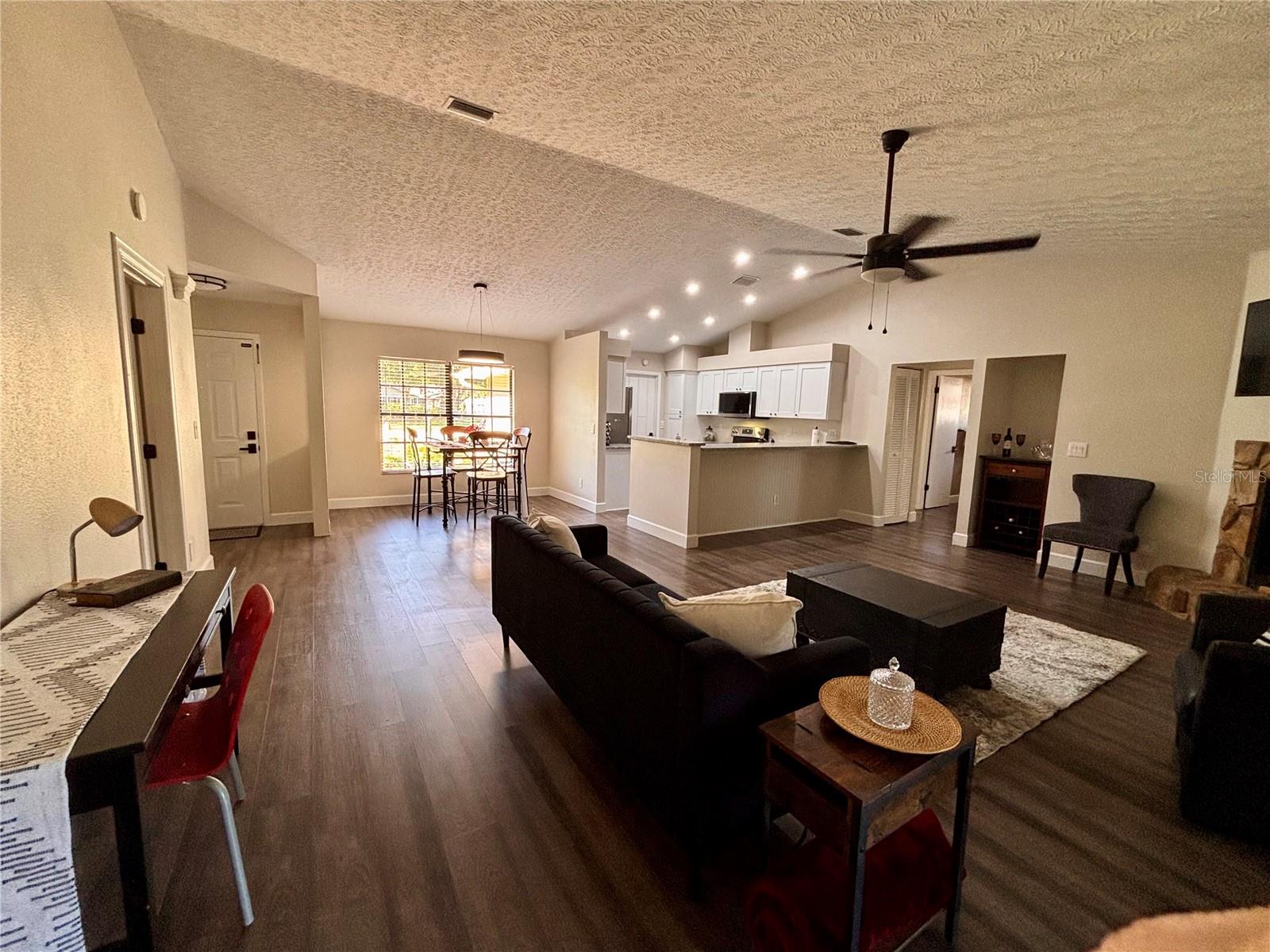 Image 19 of 38 For 6104 26th Avenue E