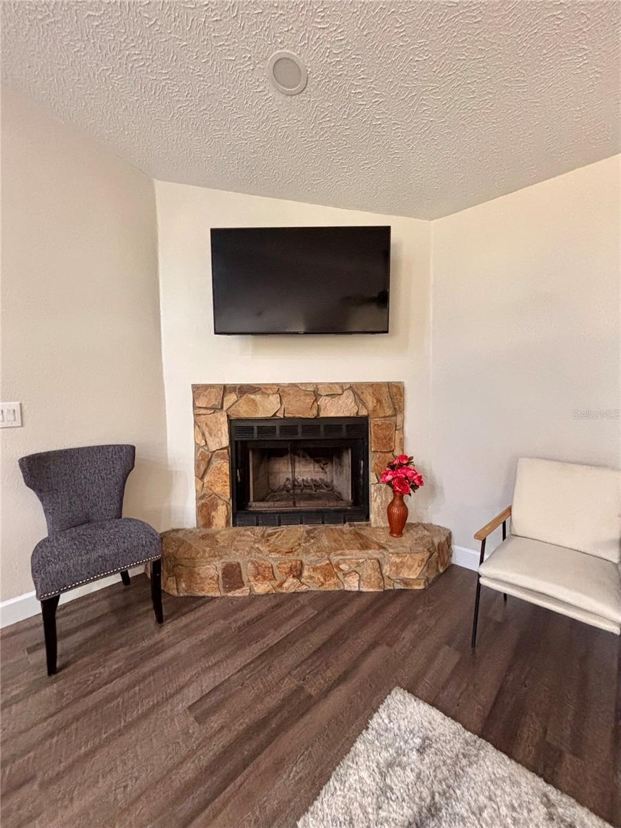 Image 20 of 38 For 6104 26th Avenue E