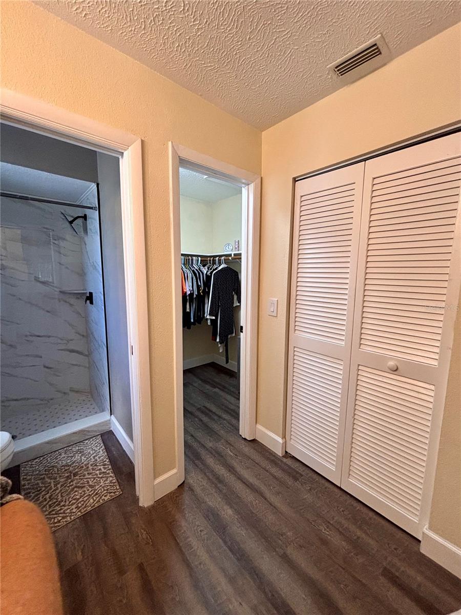 Image 23 of 38 For 6104 26th Avenue E