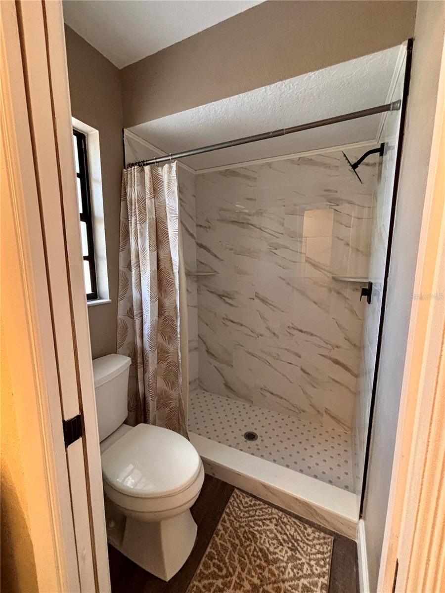 Image 24 of 38 For 6104 26th Avenue E