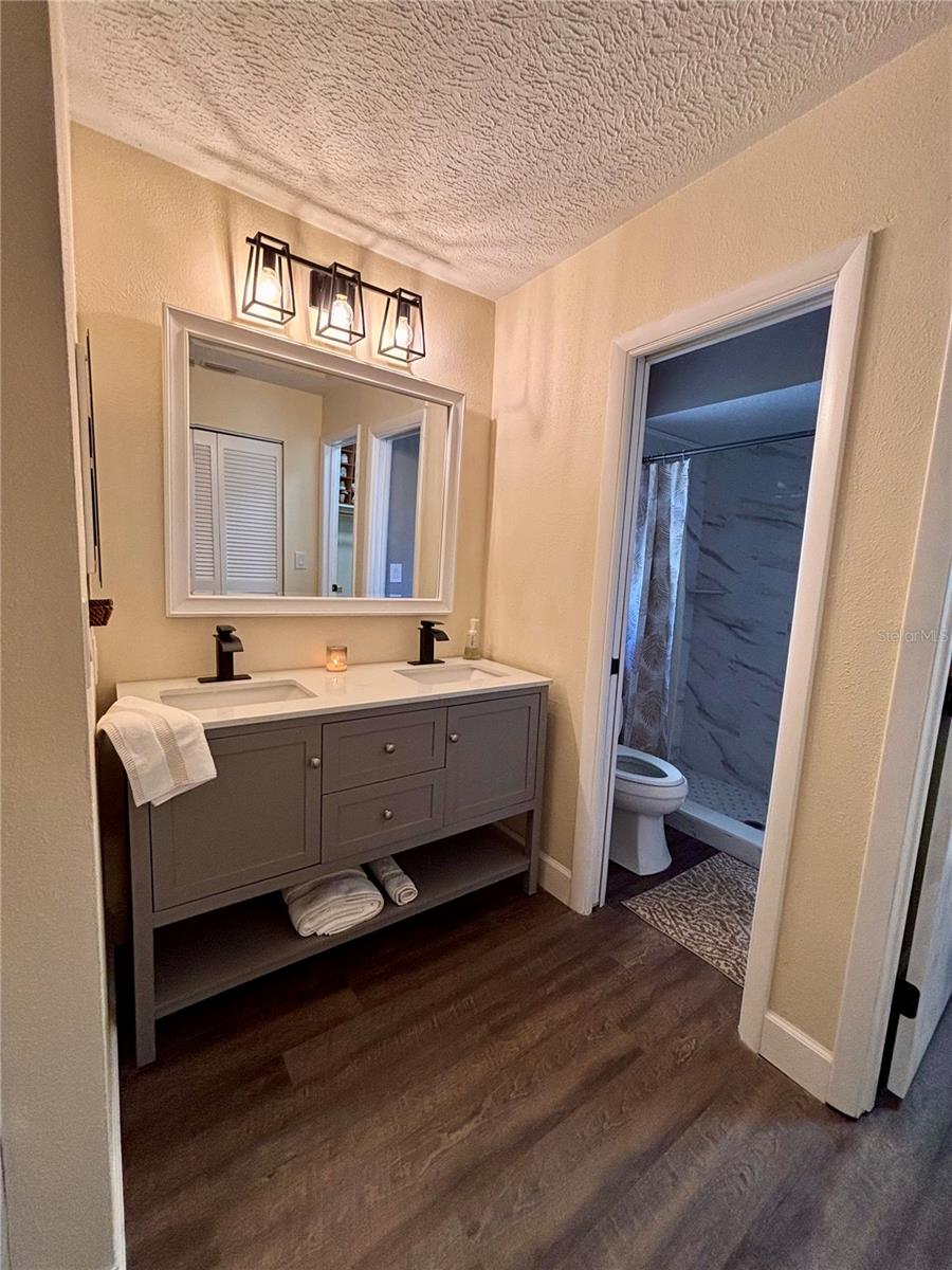 Image 25 of 38 For 6104 26th Avenue E