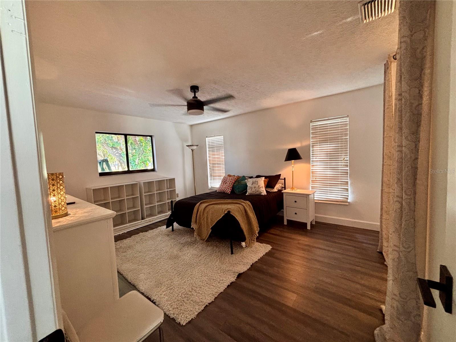 Image 26 of 38 For 6104 26th Avenue E