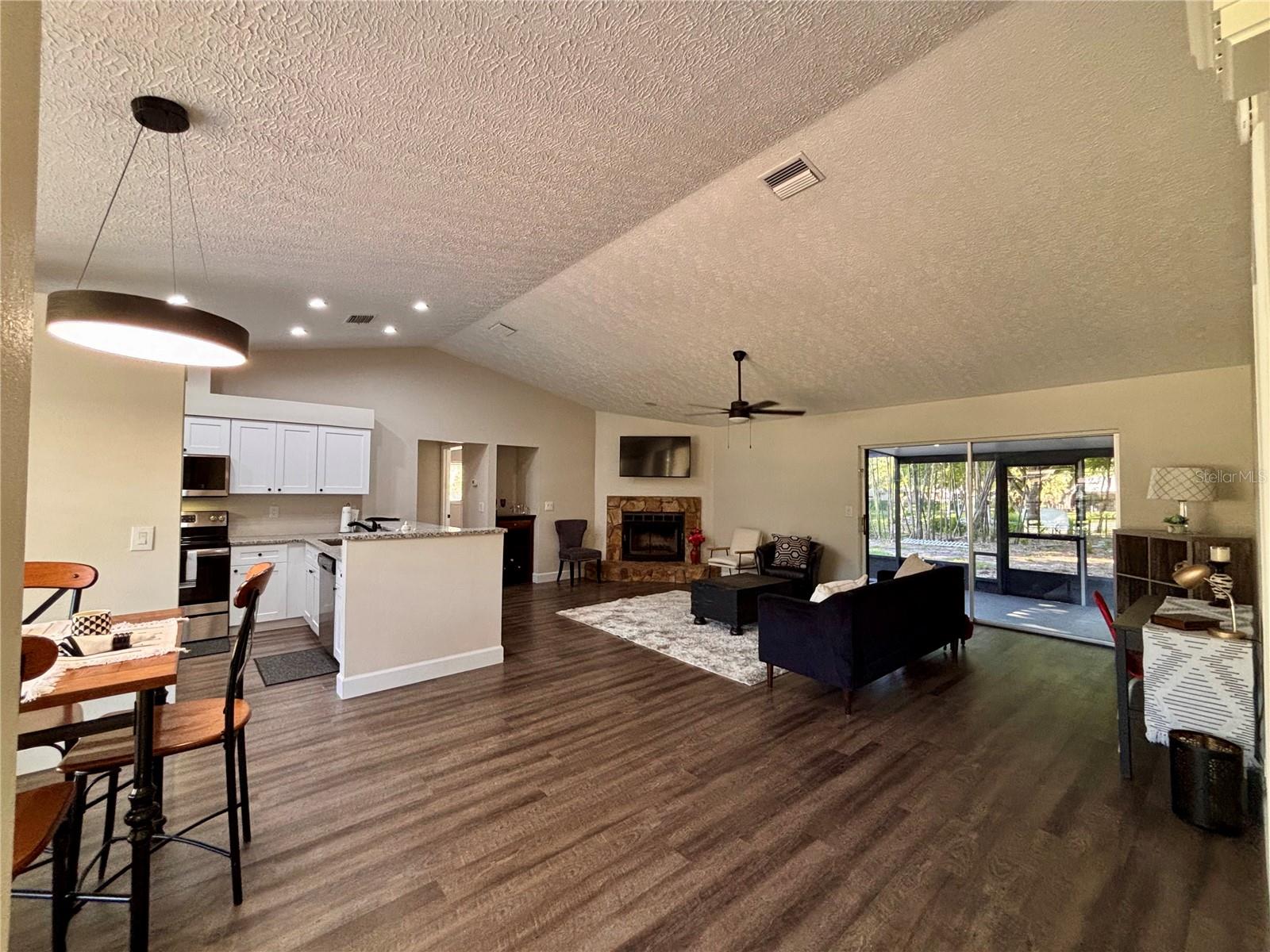 Image 28 of 38 For 6104 26th Avenue E