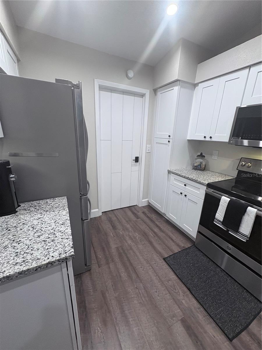 Image 37 of 38 For 6104 26th Avenue E