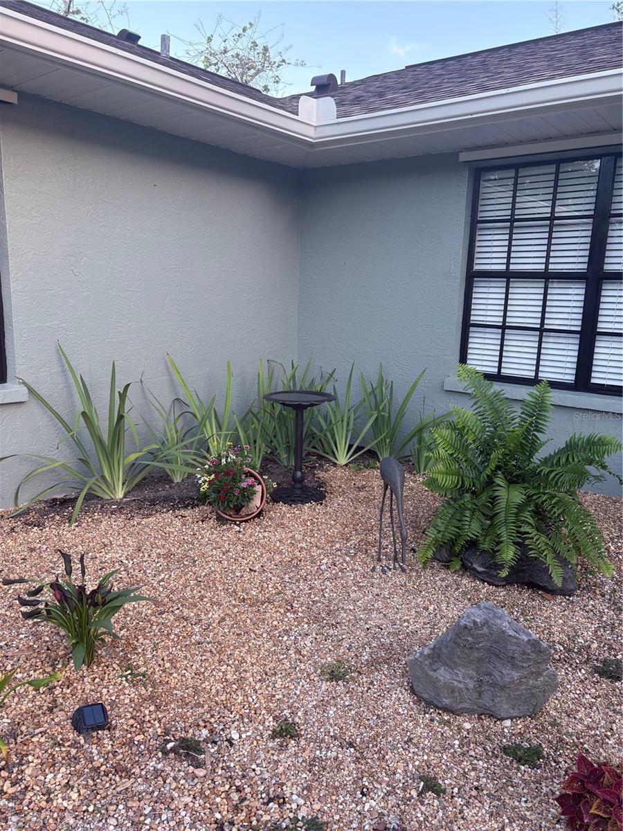 Image 8 of 38 For 6104 26th Avenue E