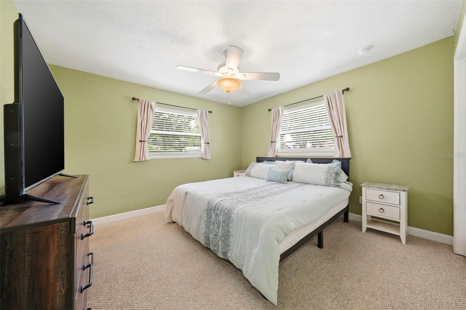 Image 21 of 41 For 3996 Lake Eleanor Dr