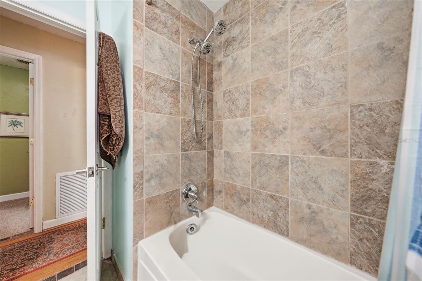 Image 30 of 41 For 3996 Lake Eleanor Dr