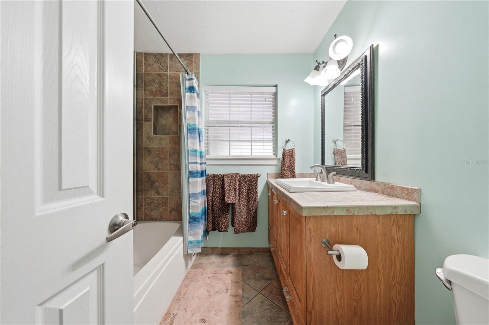 Image 31 of 41 For 3996 Lake Eleanor Dr