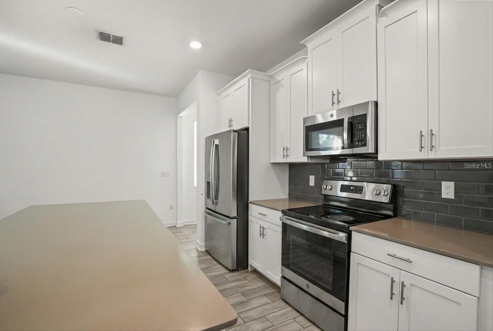 Image 5 of 28 For 2999 Addison Boulevard