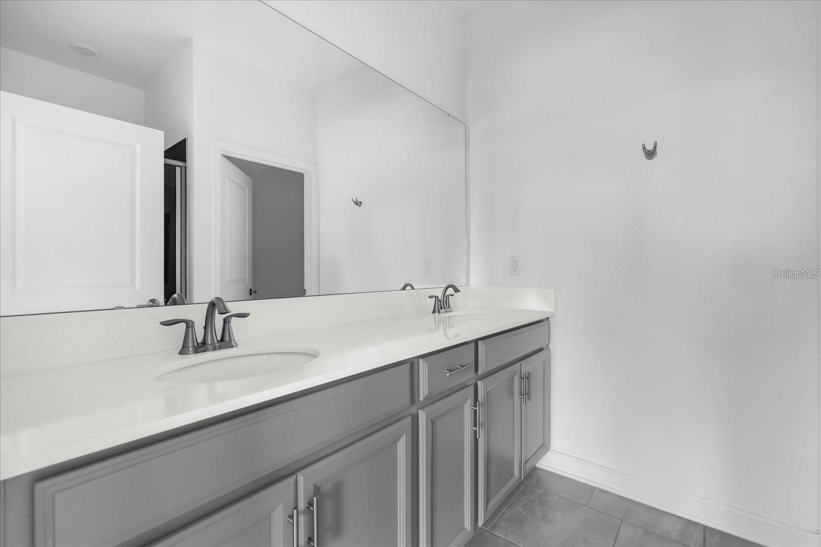 Image 10 of 30 For 2959 Addison Boulevard