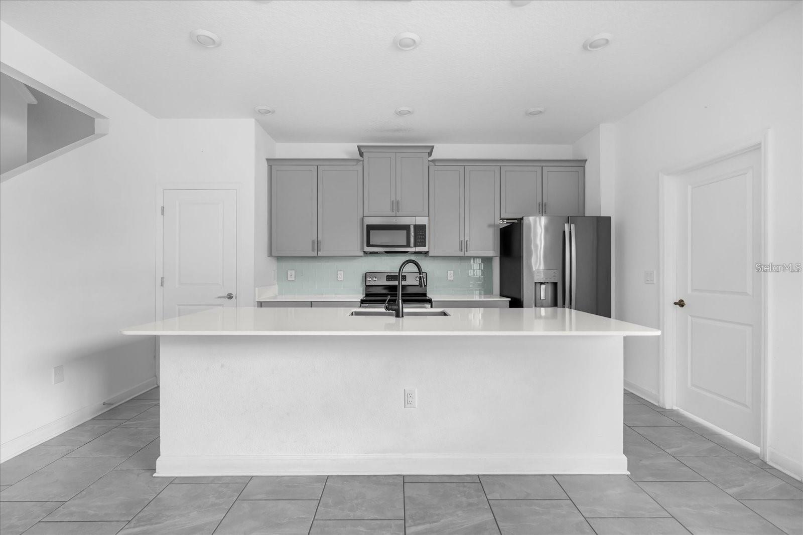 Image 4 of 30 For 2959 Addison Boulevard