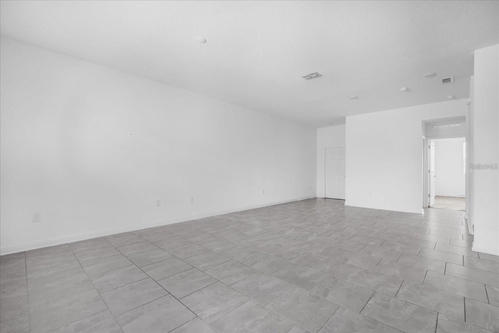 Image 7 of 30 For 2959 Addison Boulevard