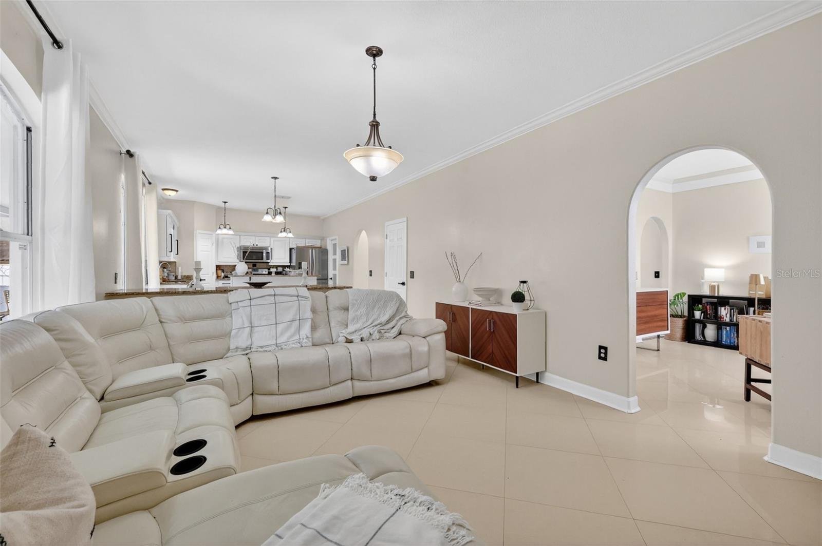 Image 12 of 40 For 359 Pebble Court