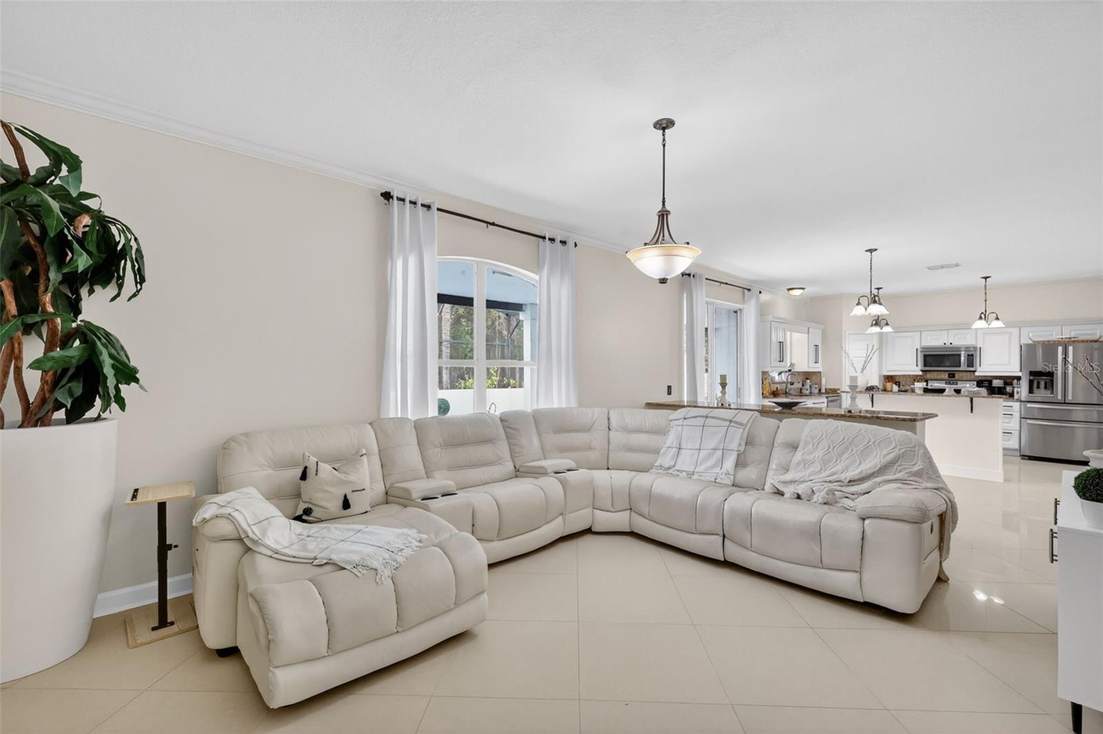 Image 13 of 40 For 359 Pebble Court