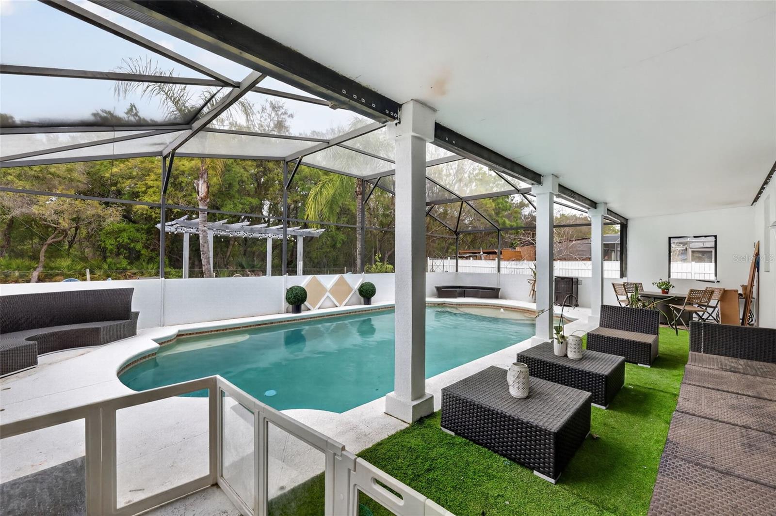 Image 31 of 40 For 359 Pebble Court